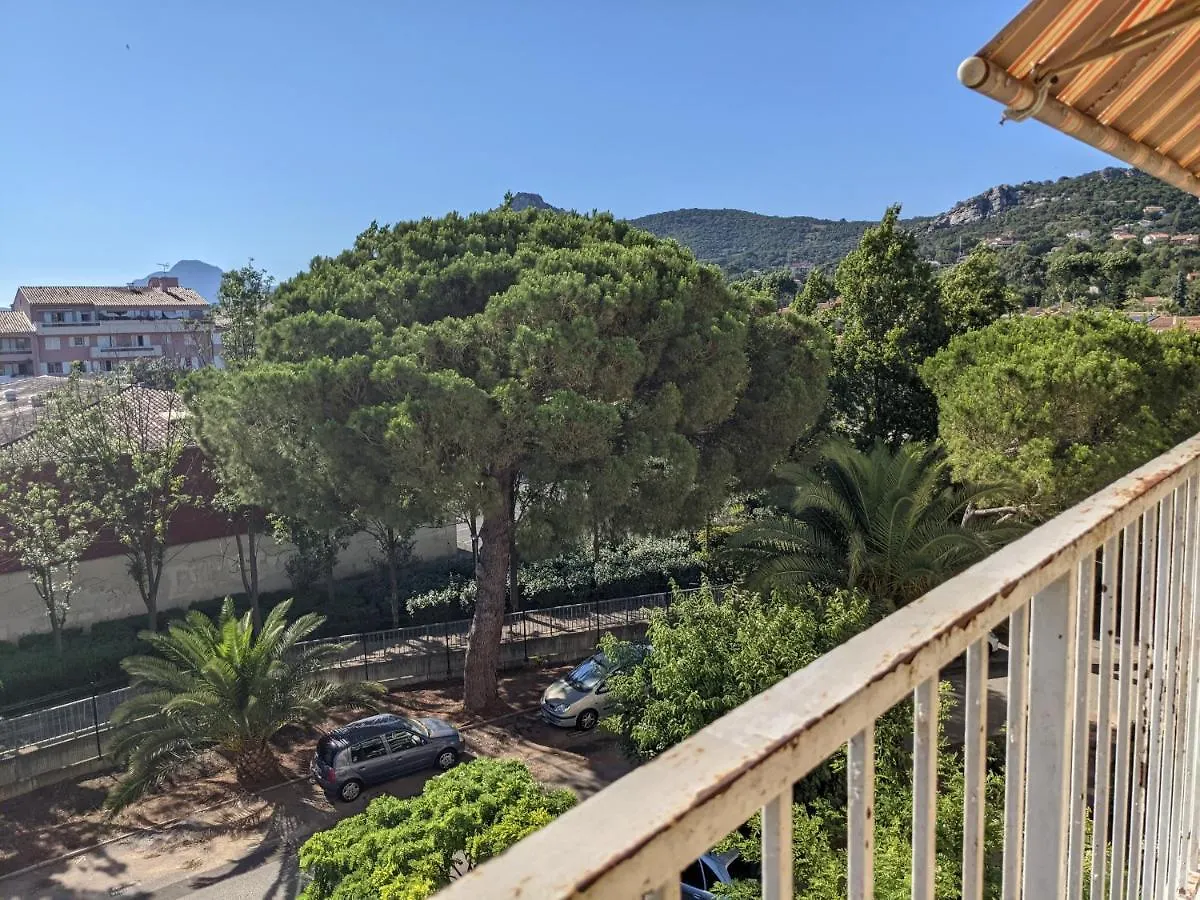 Superbe T2 Proche Des Plages Et Des Commerces Hyères Francie